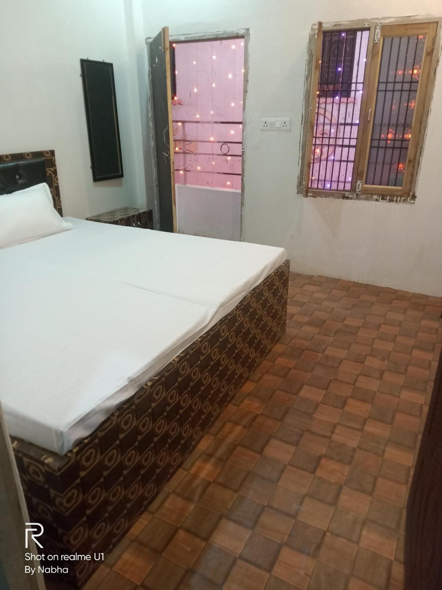 Shivaay Home Stay Варанаси Экстерьер фото